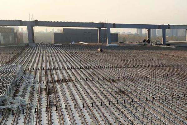 钢筋桁架楼承板的注意特点与施工注意事项